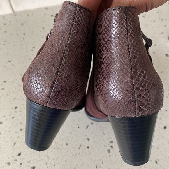 Vionic Women's Anne Java Ankle Boots Suede Leather Snake Print Women’s Size 5 - Picture 10 of 11